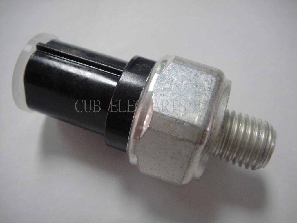 Датчик давления масла CUB  B015-054  (VS-28C013)