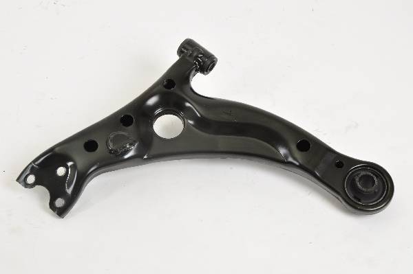 Рычаг подвески SH-05036 (48069-20220) нижний